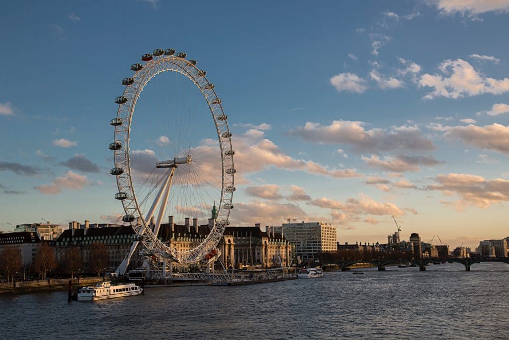 Saiba tudo sobre fazer intercâmbio em Londres 2 Day One Intercâmbios™